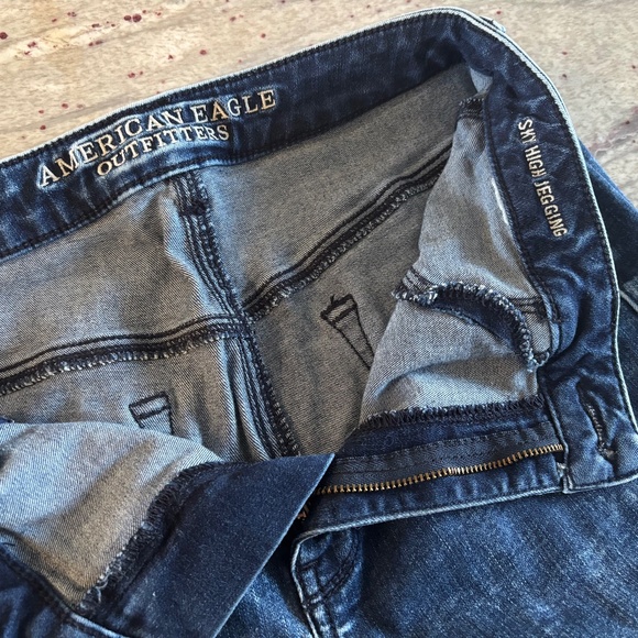 American Eagle Womens Sky High Dark Wash with Tie Dye Jeggings - Size 8 - Picture 3 of 5